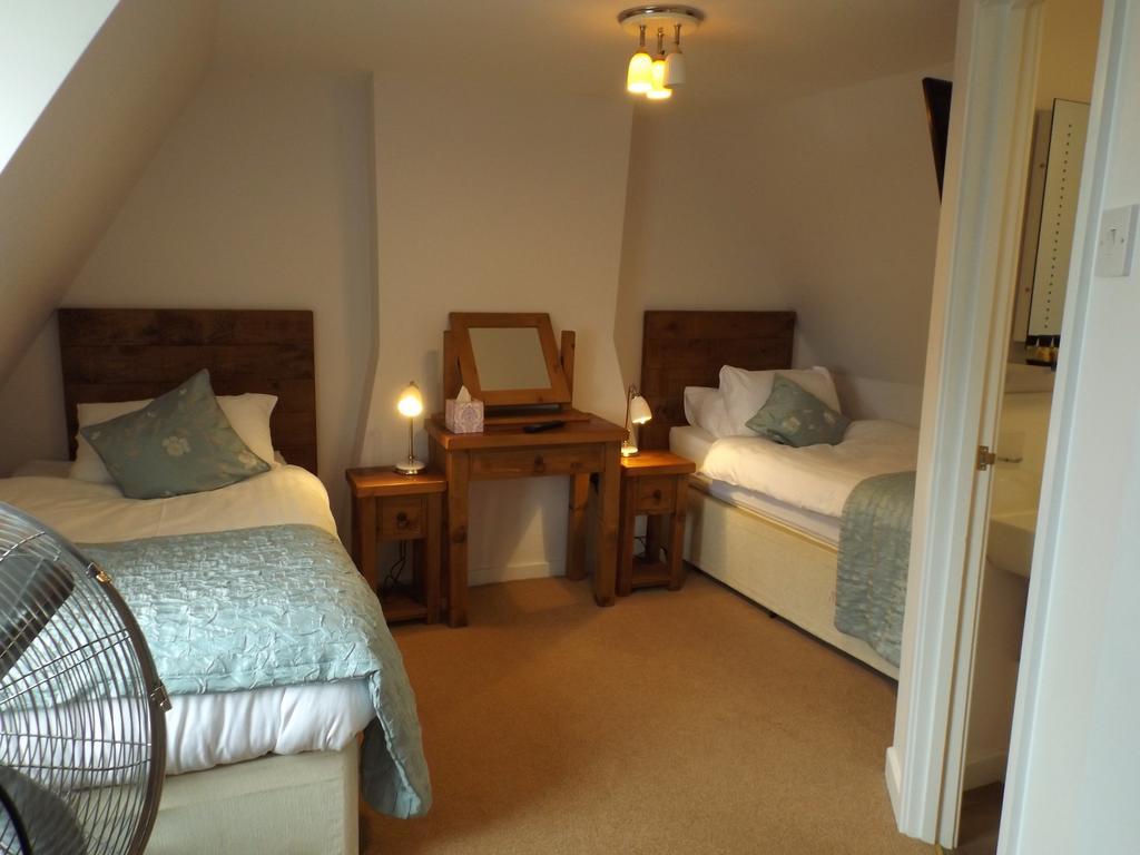 Old Riverview Guest House Earith Стая снимка
