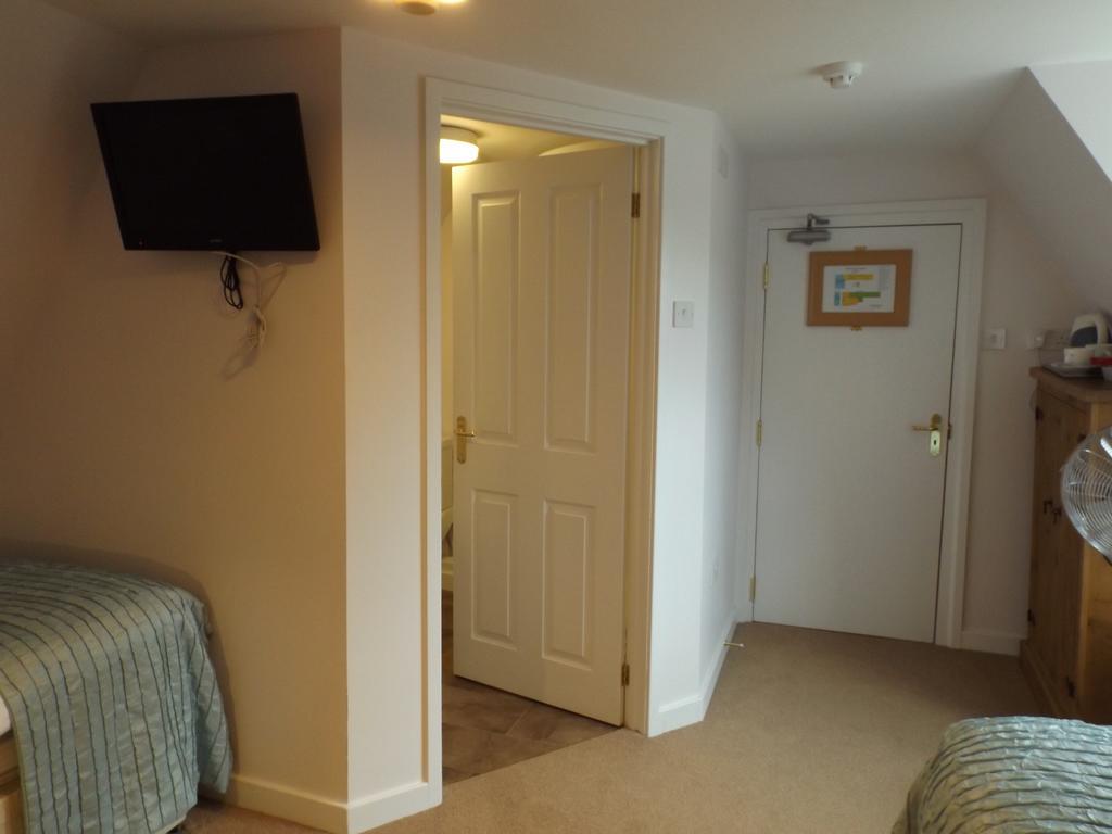 Old Riverview Guest House Earith Стая снимка